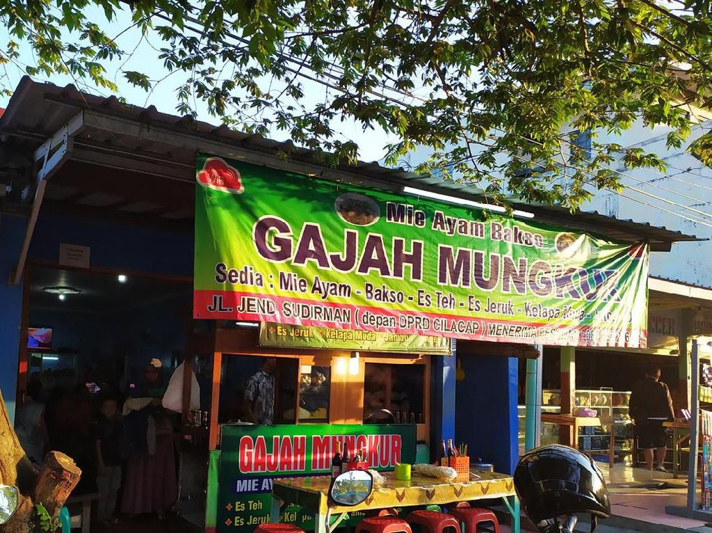 Fakta Mie Ayam Gajah Mungkur yang Kini Tersebar Ribuan Cabang di Indonesia Fakta Mie Ayam Gajah Mungkur yang Kini Tersebar Ribuan Cabang di Indonesia
