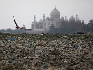Solusi Taj Mahal untuk Hadapi Polusi