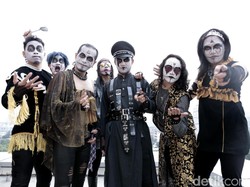 Trik Kuburan Band Merias Wajah Sambil Nyetir