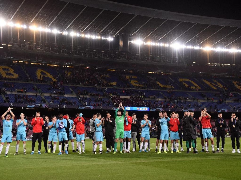Pemain Barcelona Tak Mau Bertukar Jersey, Slavia Praha Kecewa Betul Pemain Barcelona Tak Mau Bertukar Jersey, Slavia Praha Kecewa Betul
