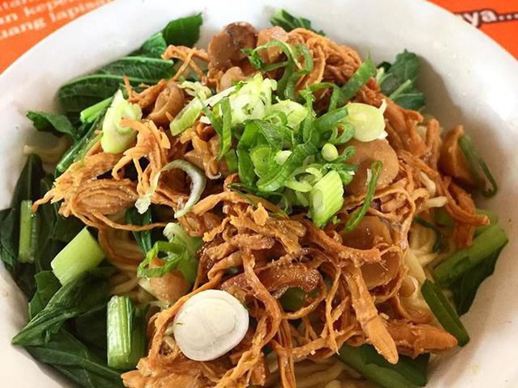 Mampir ke Depok, Jangan Lupa Makan Mie Ayam Kaki Lima Enak di Sini Mampir ke Depok, Jangan Lupa Makan Mie Ayam Kaki Lima Enak di Sini