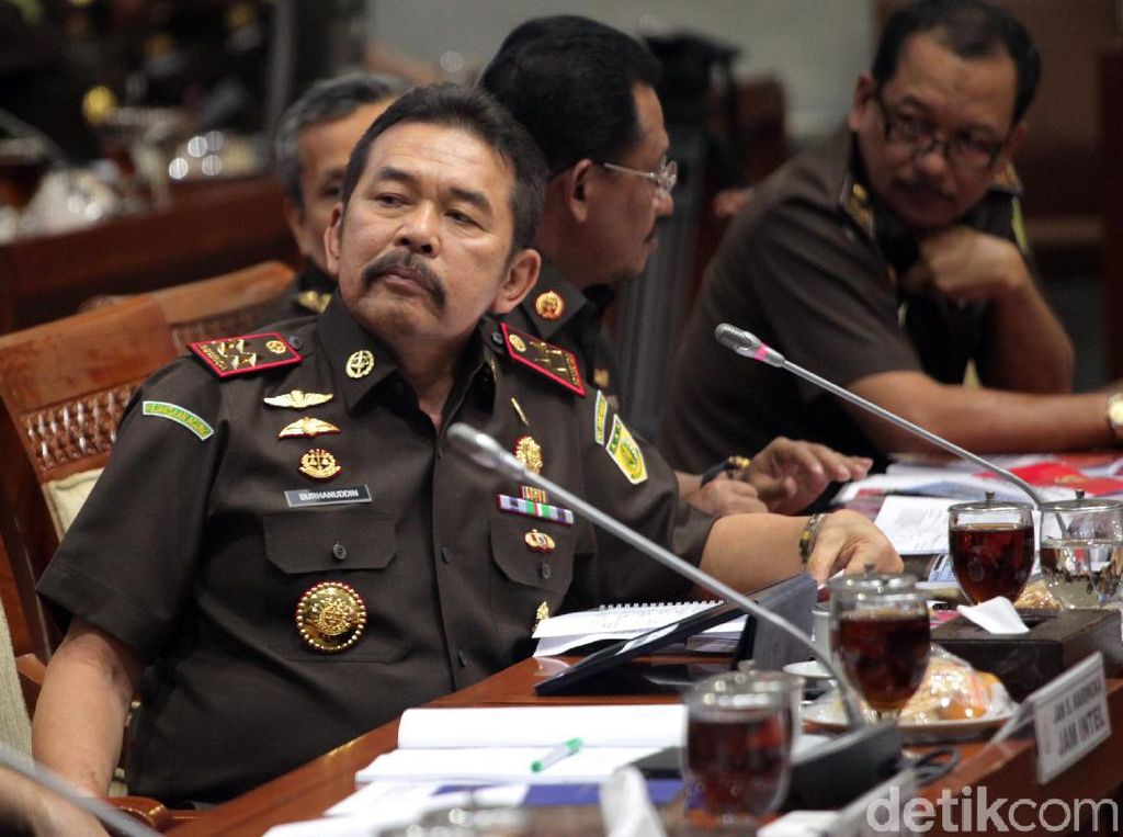 Jaksa Agung Pelajari Gugatan OC Kaligis soal Kasus Walet Novel Jaksa Agung Pelajari Gugatan OC Kaligis soal Kasus Walet Novel
