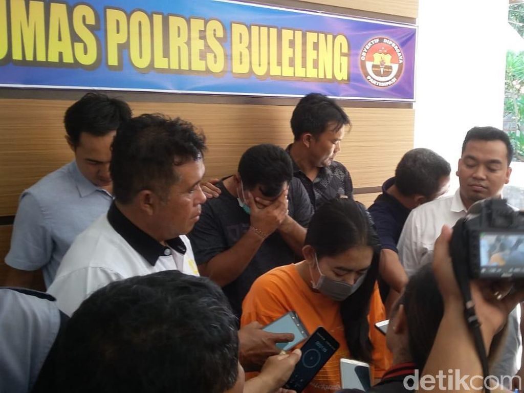 Ajak Siswi Threesome, Bu Guru di Bali Janji Belikan Pulsa dan Baju Baru Ajak Siswi Threesome, Bu Guru di Bali Janji Belikan Pulsa dan Baju Baru