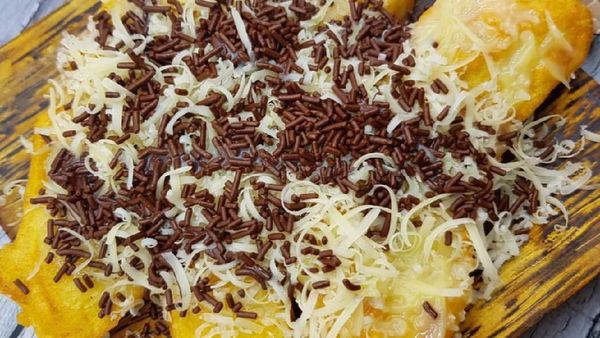 Awali Hari Jumat dengan Pisang Goreng Klasik dan Kopi Hangat Ini