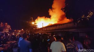 Pasar Ngunut, Tulunggung Ludes Terbakar