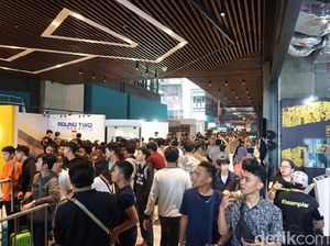 Mereka yang Rela Antre di Urban Sneaker Society 2019 dari Subuh Mereka yang Rela Antre di Urban Sneaker Society 2019 dari Subuh