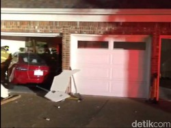 Hilang Kendali, Pemilik Tesla Sebut Mobilnya Dirasuki Setan