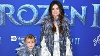 Cute! Selena Gomez dan Adik Kembaran Jadi Ice Princess di Premier Frozen 2