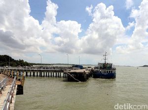 Potret Pelabuhan Roro di Perbatasan Indonesia-Singapura Potret Pelabuhan Roro di Perbatasan Indonesia-Singapura