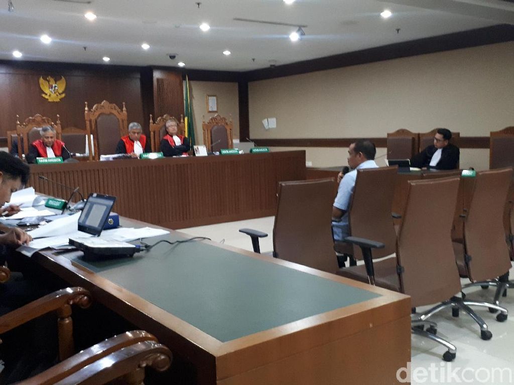 Jaksa Ungkap Kode Penyuap Gubernur Kepri: Ikan Tohok dan Daun Bos Jaksa Ungkap Kode Penyuap Gubernur Kepri: Ikan Tohok dan Daun Bos