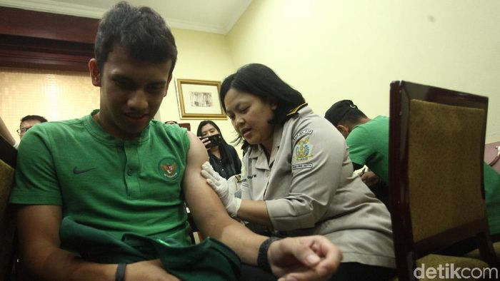 TImnas Indonesia U-23 jalani vaksinasi polio sebelum tampil di SEA Games 2019 (Foto: Rifkianto Nugroho) TImnas Indonesia U-23 jalani vaksinasi polio sebelum tampil di SEA Games 2019 (Foto: Rifkianto Nugroho)