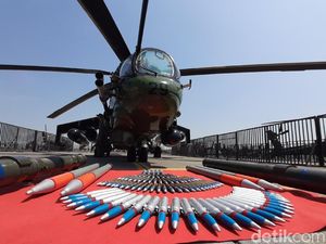 Seru Banget! 22 Helikopter Mejeng Dipamerkan Bandara Lama Semarang