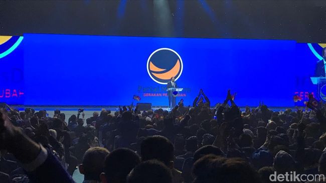 Ada Teriakan 'Oposisi' Saat Surya Paloh Pidato di Kongres NasDem Ada Teriakan 'Oposisi' Saat Surya Paloh Pidato di Kongres NasDem