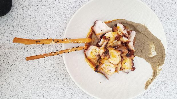 Grilled Octopus with boletus cream