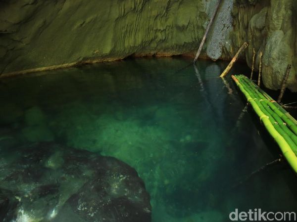 Foto: Kolam Jernih dari Raja Ampat