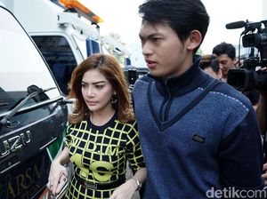 Irma Darmawangsa Diberi Hadiah Cincin oleh Irfan, Bukti Dilamar? Irma Darmawangsa Diberi Hadiah Cincin oleh Irfan, Bukti Dilamar?