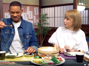 Berkunjung ke Jepang, Will Smith Belajar Bikin Sushi
