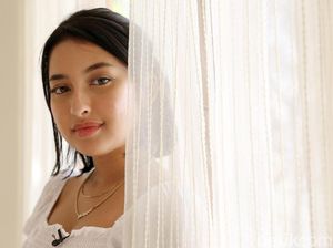 Ngefans Berat, Jennifer Coppen Tempel Poster Black Pink di Kamar Mandi