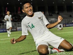 Dalam pertandingan Kualifikasi Piala Asia U-19 2020 di Stadion Madya, Jumat (8/11/2019), Indonesia mencetak dua gol di babak pertama via Amiruddin Bagas Kaffa Arrizqi dan Muhammad Fajar Fathur Rachman.