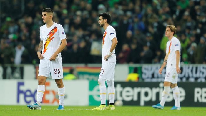 AS Roma kalah 1-2 di markas Borussia Moenchengladbach di lanjutan Liga Europa (Foto: Leon Kuegeler/Reuters) AS Roma kalah 1-2 di markas Borussia Moenchengladbach di lanjutan Liga Europa (Foto: Leon Kuegeler/Reuters)