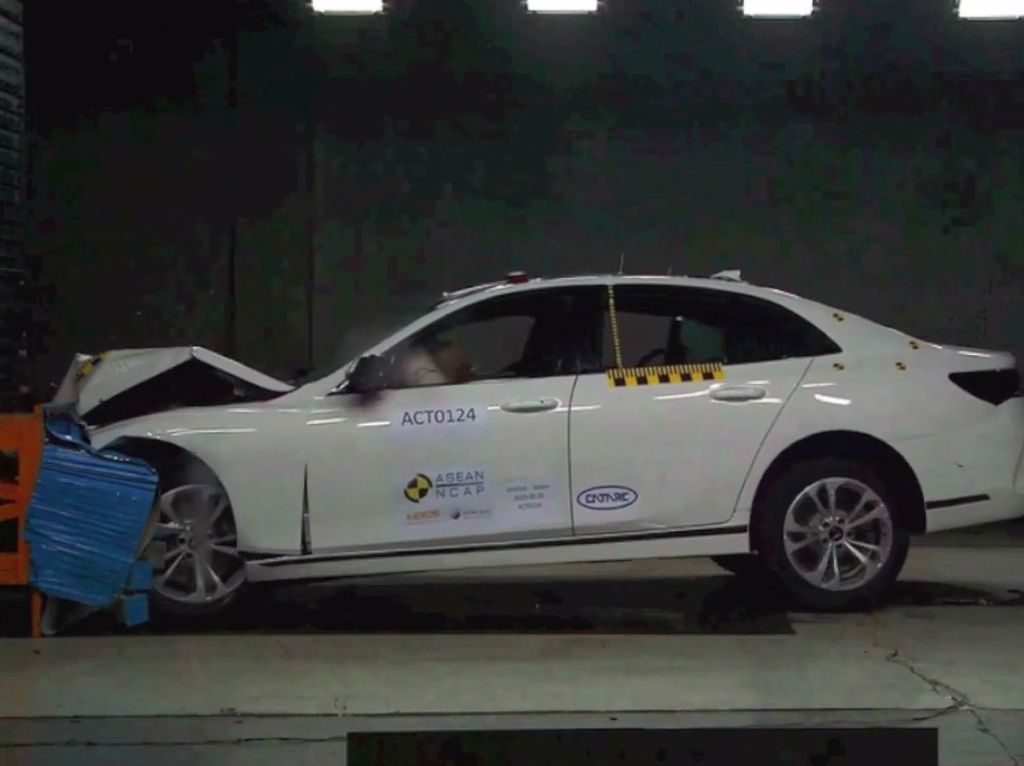 Detik-detik Mobil Nasional Vietnam Diuji Tabrak, Dapat Bintang 5! Detik-detik Mobil Nasional Vietnam Diuji Tabrak, Dapat Bintang 5!