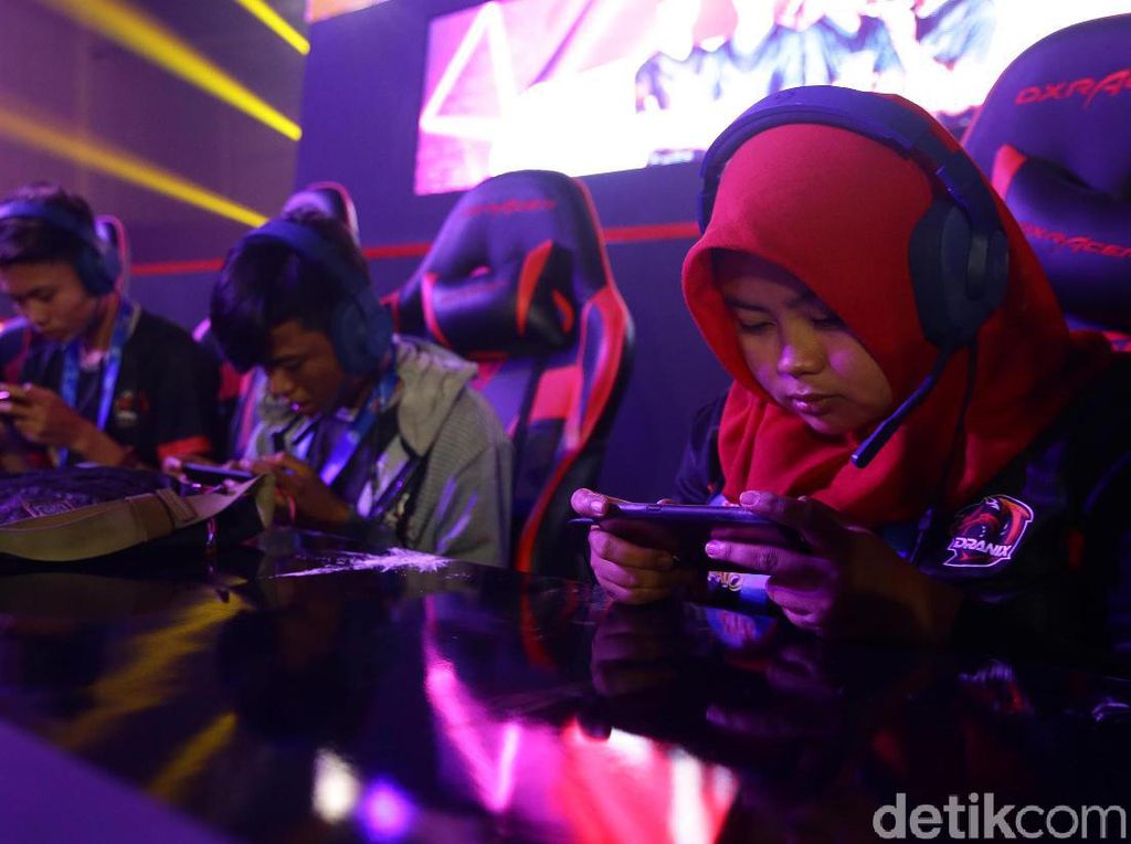 Perempuan Terjun ke Dunia Gaming, Mending Jadi Player atau Kreator? Perempuan Terjun ke Dunia Gaming, Mending Jadi Player atau Kreator?