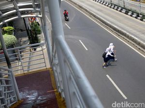 Potret JPO yang Dicuekin Penyeberang Jalan