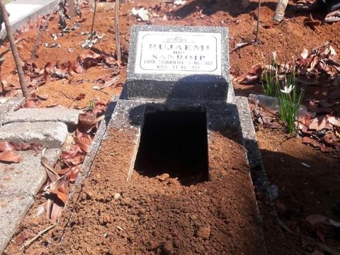 Geger Pembongkaran Bagian Kepala 27 Makam di Tasikmalaya