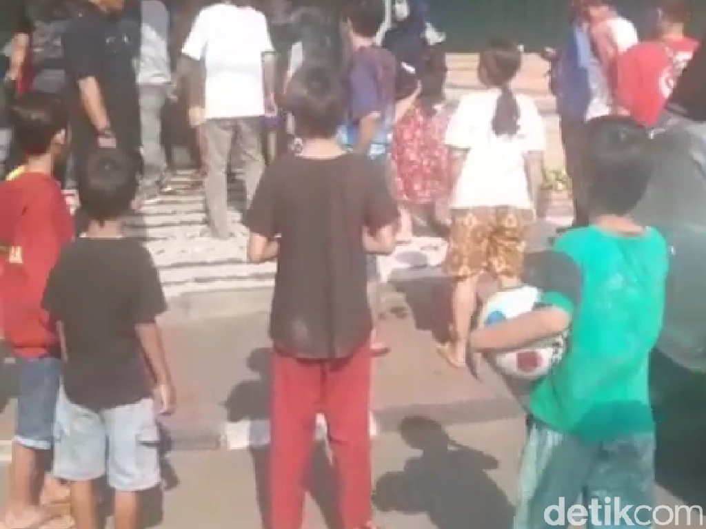 Viral Debt Collector Hampir Diamuk Massa di Menteng, Begini Faktanya Viral Debt Collector Hampir Diamuk Massa di Menteng, Begini Faktanya