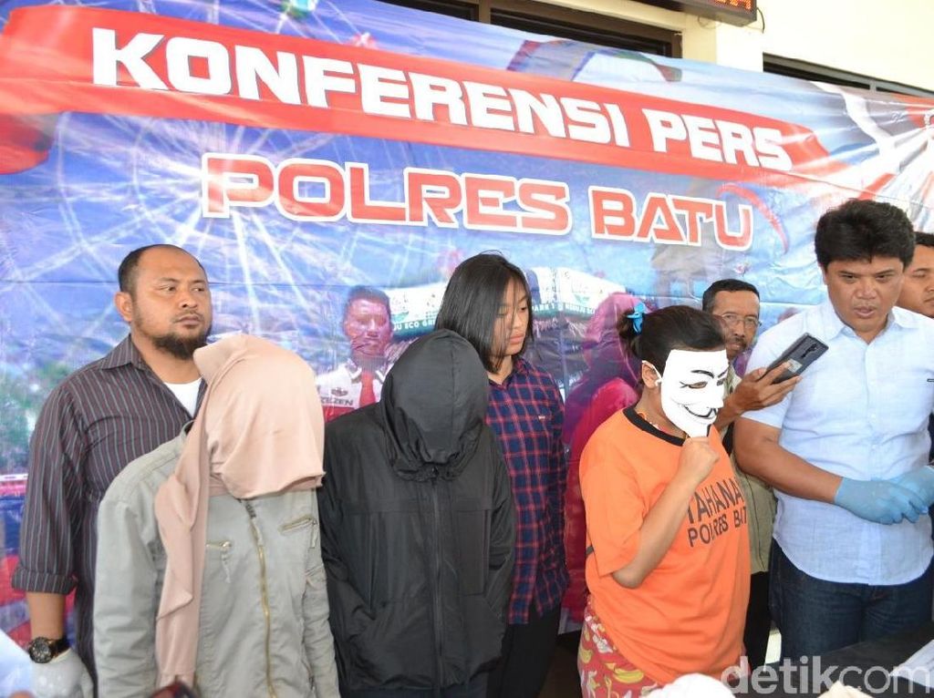 Prostitusi Online di Kota Batu Diungkap, Muncikari 18 Tahun Diamankan Prostitusi Online di Kota Batu Diungkap, Muncikari 18 Tahun Diamankan
