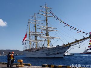 KRI Bima Suci Bersandar di Banyuwangi Setelah Keliling 9 Negara