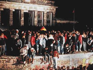 Presiden Jerman Gelar Peringatan 30 Tahun Runtuhnya Tembok Berlin Presiden Jerman Gelar Peringatan 30 Tahun Runtuhnya Tembok Berlin