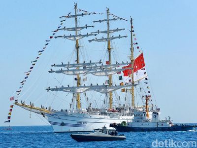 KRI Bima Suci Singgah di Banyuwangi Usai Berlayar ke 9 Negara