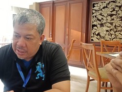 Fahri Hamzah Unggah Selfie Terakhir dengan Abah yang Selalu Minta Pulang