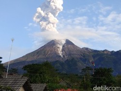 Luncuran Awan Panas Pagi Hari Kagetkan Warga Lereng Merapi