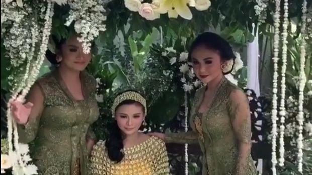 Krisdayanti, Kartika Sary, dan Yuni Shara.