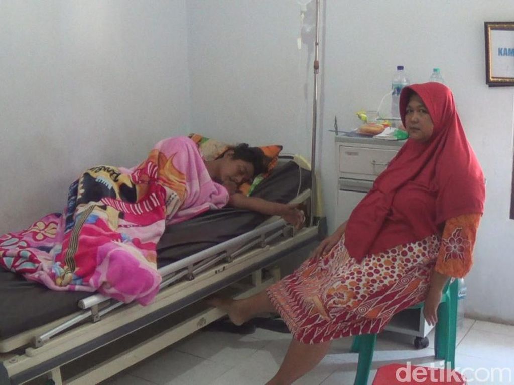 Puluhan Warga Jombang Keracunan Setelah Makan Nasi Berkat Puluhan Warga Jombang Keracunan Setelah Makan Nasi Berkat