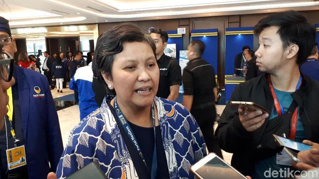 Prediksi Puncak COVID-19 Meleset, MPR Minta Ada Strategi Baru Prediksi Puncak COVID-19 Meleset, MPR Minta Ada Strategi Baru