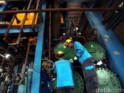 Perjuangan Prajurit PLN Lawan Petir hingga Badai di Perbatasan