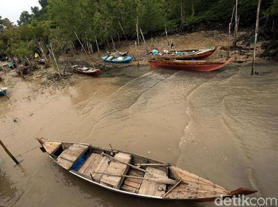 Melihat Kehidupan Kampung Nelayan di Tapal Batas Indonesia