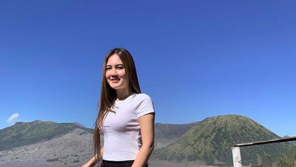Foto: Cantiknya Nella Kharisma dan Wisata Indonesia