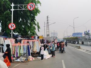 PKL Jajah Jalanan Senen, Pengguna Jalan Merasa Terganggu PKL Jajah Jalanan Senen, Pengguna Jalan Merasa Terganggu