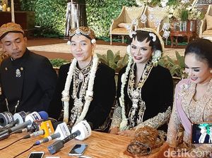KD & Yuni Shara Melepas Si Bungsu KD & Yuni Shara Melepas Si Bungsu