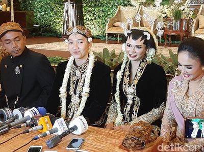 KD & Yuni Shara Melepas Si Bungsu