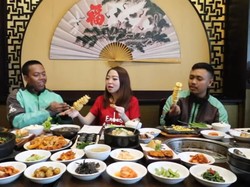 Kocak! Begini Reaksi Driver Ojol Saat Pertama Kali Cicip Makanan Korea