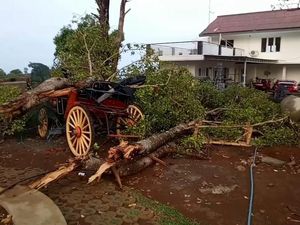 Polisi Selidiki Ambruknya Atap Wisata Pintu Langit yang Lukai 4 Orang Polisi Selidiki Ambruknya Atap Wisata Pintu Langit yang Lukai 4 Orang