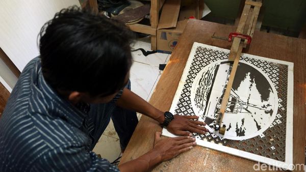 Lukisan Triplek Asal Kepri Tembus Pasar Eropa Lho