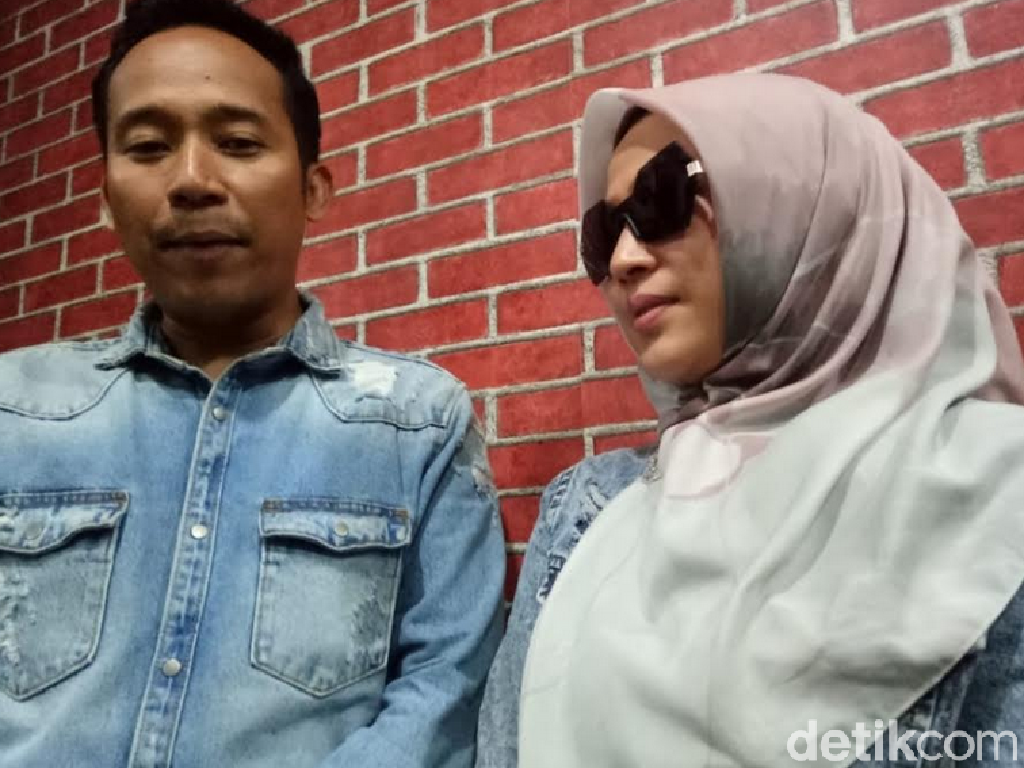 Gimana Cara Denny Cagur Jelaskan Mimpi Basah ke Anak? Gimana Cara Denny Cagur Jelaskan Mimpi Basah ke Anak?