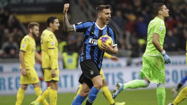 Matias Vecino menyamakan skor 1-1 untuk Inter Milan. (