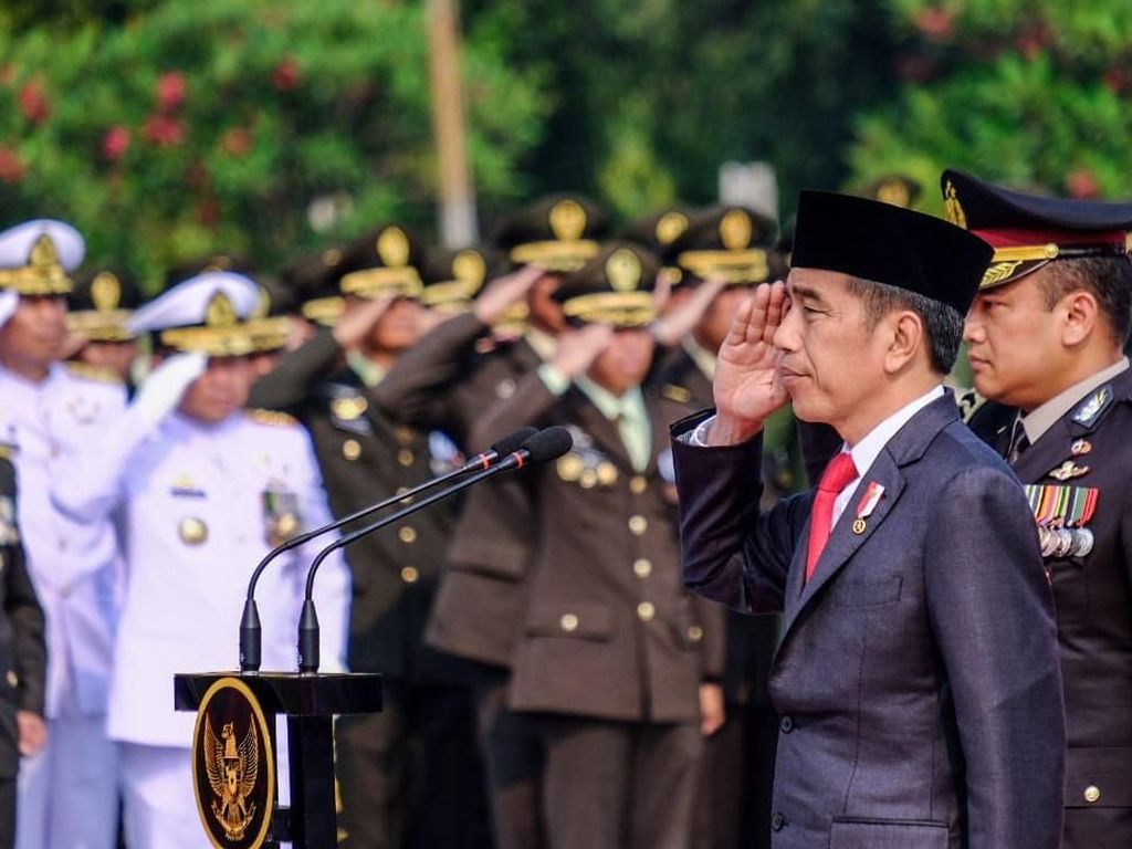 Presiden Jokowi Pimpin Upacara Peringatan Hari Pahlawan Presiden Jokowi Pimpin Upacara Peringatan Hari Pahlawan